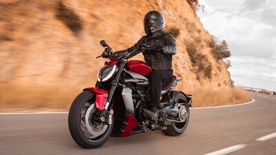 Ducati XDiavel will come with front-set footpegs and a handlebar that is more set back and is lower. Ducati XDiavel will come with front-set footpegs and a handlebar that is more set back and is lower.