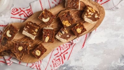 Date and Nut Christmas Energy Squares (Freepik) Date and Nut Christmas Energy Squares (Freepik)