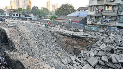 The Brihanmumbai Municipal Corporation (BMC) has proposed a fivefold hike in penalties for violating air pollution norms, raising the minimum fine from ₹10,000 to ₹50,000. (Photo by Raju Shinde/HT Photo) (Raju Shinde) The Brihanmumbai Municipal Corporation (BMC) has proposed a fivefold hike in penalties for violating air pollution norms, raising the minimum fine from ₹10,000 to ₹50,000. (Photo by Raju Shinde/HT Photo) (Raju Shinde)