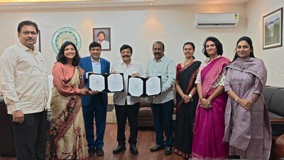 టూర్ ఆపరేటర్లతో అవగాహన ఒప్పందంలో పర్యాటక శాఖ మంత్రి కందుల దుర్గేష్