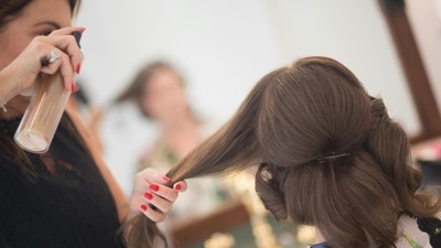 Hairstyling tools are causing harm to your hair roots (Pexels) Hairstyling tools are causing harm to your hair roots (Pexels)