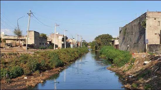 Civic officials said enforcement drives would continue to prevent pollution of the Buddha Nullah. (HT Photo)