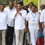 వైసీపీ నేతలతో జగన్