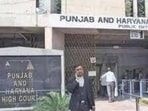 The court tried to end the strike and asked the lawyers to not abstain from work and take up issues on the judicial side. However, the lawyers did not budge. (HT File Photo for representation)