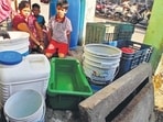 The recent water crisis in Thane masks a deeper malaise, one that residents allege is leaving their taps dry. ( Praful Gangurde / HT Photo)