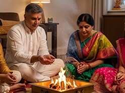 পুজোয় হওয়া হোম-যজ্ঞের ভস্ম এভাবেও ব্যবহার করা যায়! ৫ উপায় দেখে নিন