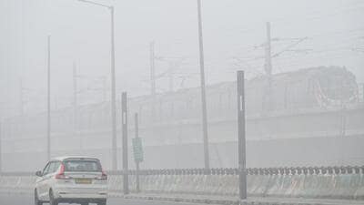 A blanket of fog, coupled with pollution,engulfs the capital region on Friday. (Sunil Ghosh/HT Photo) A blanket of fog, coupled with pollution,engulfs the capital region on Friday. (Sunil Ghosh/HT Photo)