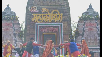 Visitors, many of whom are from Uttarakhand and currently based in the city, expressed great enthusiasm for the event. (HT photo)