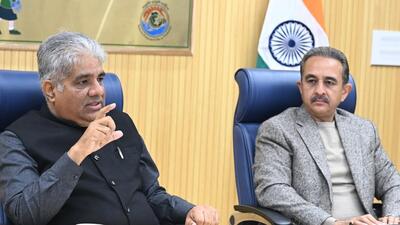Yadav reviewed the individual presentations on measures taken by the state governments. (@EnvironmentPib) Yadav reviewed the individual presentations on measures taken by the state governments. (@EnvironmentPib)