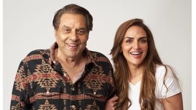 Esha Deol shared a note stating that she has work commitments for which she has to post on her social media account. Esha Deol shared a note stating that she has work commitments for which she has to post on her social media account.