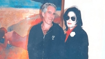 Jeffrey Epstein with Michael Jackson. 