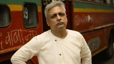 Piyush Mishra began his career in theatre and later made his film debut with Mani Ratnam’s Dil Se.. in 1998. (Instagram) Piyush Mishra began his career in theatre and later made his film debut with Mani Ratnam’s Dil Se.. in 1998. (Instagram)