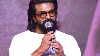 నేను, అల్లు అర్జున్, ఎన్టీఆర్, మహేష్ బాబు.. మేము యాక్టింగ్ ఎలా చేస్తామో తెలియకపోయినా ఛాన్స్ ఇచ్చారు: రామ్ చరణ్ కామెంట్స్ నేను, అల్లు అర్జున్, ఎన్టీఆర్, మహేష్ బాబు.. మేము యాక్టింగ్ ఎలా చేస్తామో తెలియకపోయినా ఛాన్స్ ఇచ్చారు: రామ్ చరణ్ కామెంట్స్