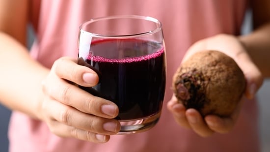 A glass of beetroot juice every day can support heart health and blood pressure. (Adobe Stock)