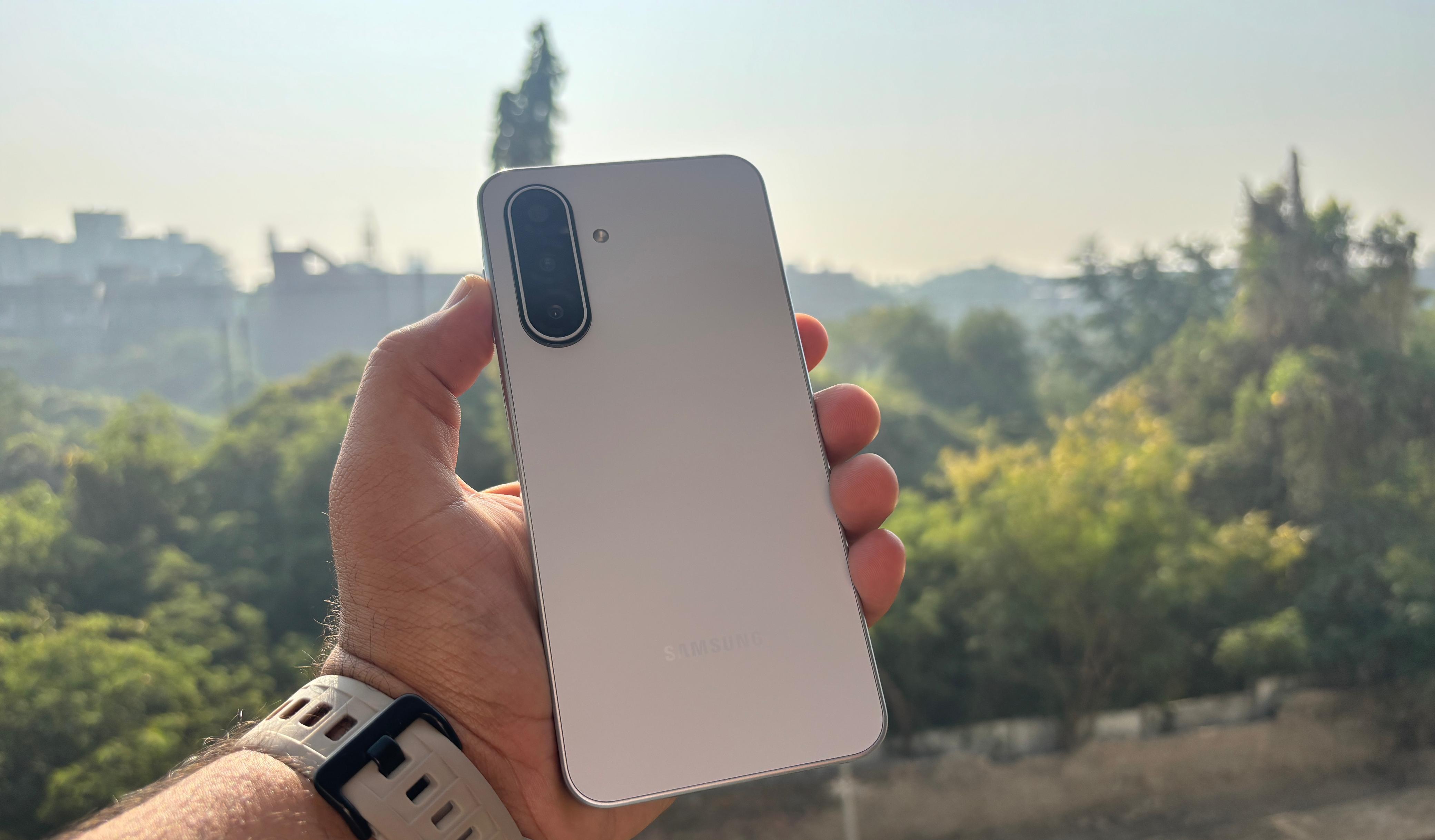 In day-to-day tasks, calls, messaging, social media, streaming, browsing, it performs smoothly with no noticeable lag. In day-to-day tasks, calls, messaging, social media, streaming, browsing, it performs smoothly with no noticeable lag.
