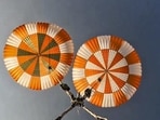 According to ISRO, the deceleration system of the crew module of the Gaganyaan mission has a total of 10 parachutes of 4 types.