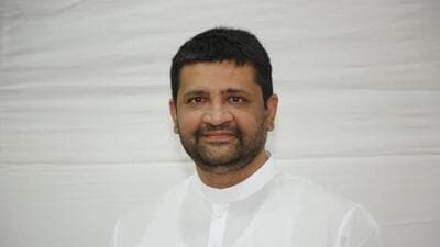 Parag Shah questioned the rickshaw driver why he was driving on the wrong side of the road. After the driver replied that he was in a hurry, Shah slapped him. (HT Photo)