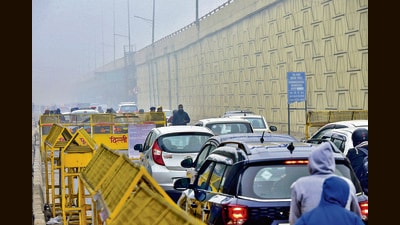 The curbs target BS-III and BS-IV vehicles during severe pollution episodes, triggered when AQI exceeds 450 under GRAP norms. (Sakib Ali/HT) The curbs target BS-III and BS-IV vehicles during severe pollution episodes, triggered when AQI exceeds 450 under GRAP norms. (Sakib Ali/HT)