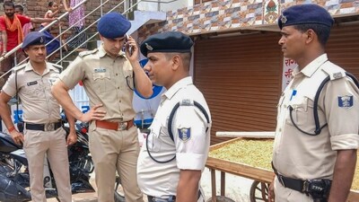 Domestic help held for allegedly stealing ₹40 lakh from employer’s home in west Delhi (PTI File Photo/representational) Domestic help held for allegedly stealing ₹40 lakh from employer’s home in west Delhi (PTI File Photo/representational)