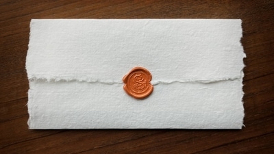 Inheritance cheque triggers conflict amid married couple ahead of Christmas. (Unsplash) Inheritance cheque triggers conflict amid married couple ahead of Christmas. (Unsplash)