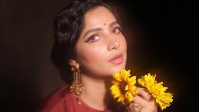বাবা-মা বা ঈশ্বরকে নয় শুভশ্রী ভয় পান শুধু ইউভানকে!