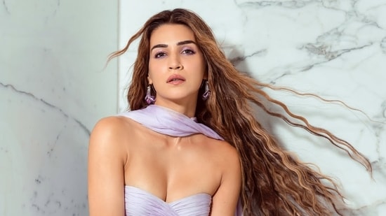 Kriti Sanon’s fairy-tale look in dreamy lilac gown(Instagram/Kriti Sanon)