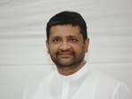 Parag Shah questioned the rickshaw driver why he was driving on the wrong side of the road. After the driver replied that he was in a hurry, Shah slapped him.