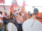 The BJP stood out with 117 municipal president posts and over 3,300 councillor seats, accounting for nearly 48% of the total councillors elected. The BJP stood out with 117 municipal president posts and over 3,300 councillor seats, accounting for nearly 48% of the total councillors elected.