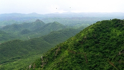 3.2 billion years Before Present: The Aravallis, India’s oldest mountain range, begin to take shape, as tectonic plates push against one another. (Wikimedia Commons) 3.2 billion years Before Present: The Aravallis, India’s oldest mountain range, begin to take shape, as tectonic plates push against one another. (Wikimedia Commons)