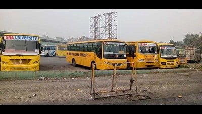 Buses of educational institutions parked at the bus stand in Ludhiana on Sunday. (Manish/HT) Buses of educational institutions parked at the bus stand in Ludhiana on Sunday. (Manish/HT)