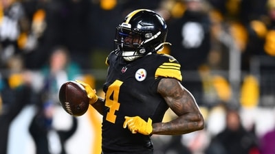 DK Metcalf #4 of the Pittsburgh Steelers runs into the end zone for a touchdown during the third quarter of the game against the Miami Dolphins (Getty Images via AFP) DK Metcalf #4 of the Pittsburgh Steelers runs into the end zone for a touchdown during the third quarter of the game against the Miami Dolphins (Getty Images via AFP)
