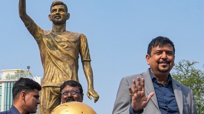 প্রশ্নের মুখে দমকল মন্ত্রী (PTI) প্রশ্নের মুখে দমকল মন্ত্রী (PTI)