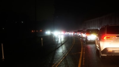 Vehicles move slowly in traffic as power outages darken the streets, in San Francisco, Saturday, Dec. 20, 2025. (AP Photo/Jeff Chiu) (AP) Vehicles move slowly in traffic as power outages darken the streets, in San Francisco, Saturday, Dec. 20, 2025. (AP Photo/Jeff Chiu) (AP)