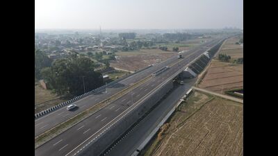 The project was conceptualised after the NHAI scrapped the 40-km Kharar–Banur–Tepla Road Project in July 2019 due to high projected costs. (HT File Photo) The project was conceptualised after the NHAI scrapped the 40-km Kharar–Banur–Tepla Road Project in July 2019 due to high projected costs. (HT File Photo)