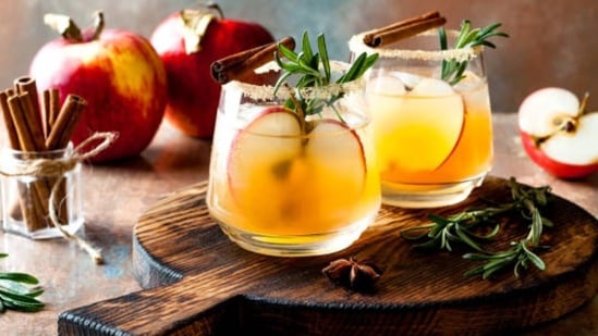 Mulled Apple Cider Mocktail (Freepik)