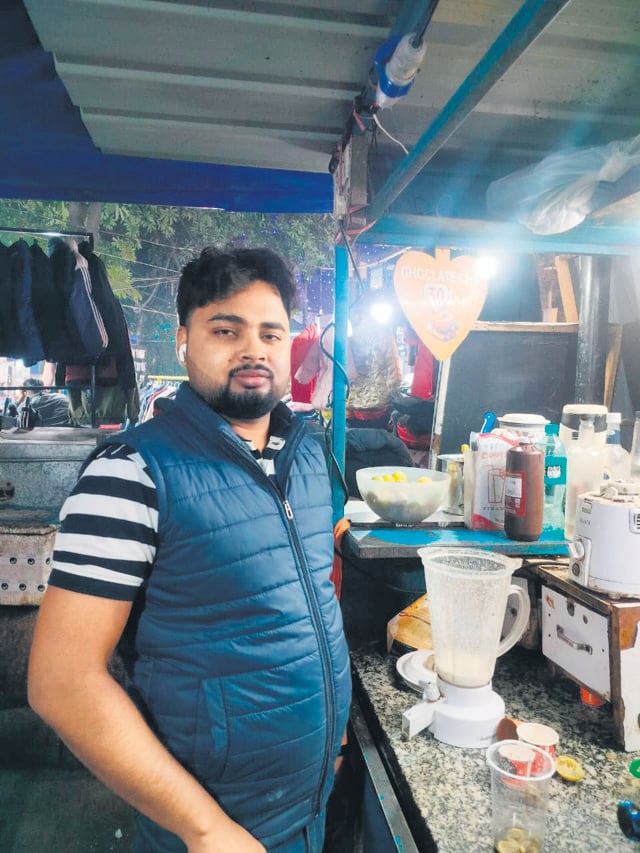 Making a living in Delhi’s toxic air Making a living in Delhi’s toxic air