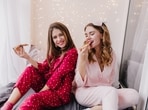 Staying in on New Year’s Eve? 8 ways to look festive without leaving the couch(Freepik)