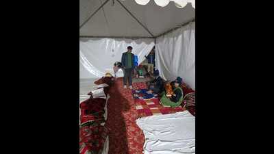 A view of arrangements made in each of the 44 rain baseras set up in the city for saving the homeless from winter chill. (HT PHOTO) A view of arrangements made in each of the 44 rain baseras set up in the city for saving the homeless from winter chill. (HT PHOTO)