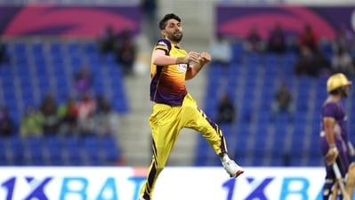 Wasim Akram picked up two wickets in six balls Wasim Akram picked up two wickets in six balls