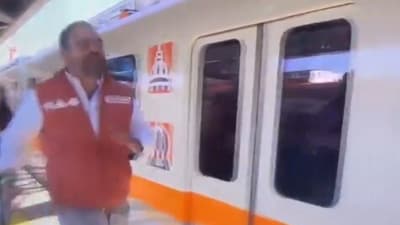 A Mexican mayor missed the inaugural ride of a new rail line after the train departed on schedule without waiting for him. (X/@IndianGems_) A Mexican mayor missed the inaugural ride of a new rail line after the train departed on schedule without waiting for him. (X/@IndianGems_)