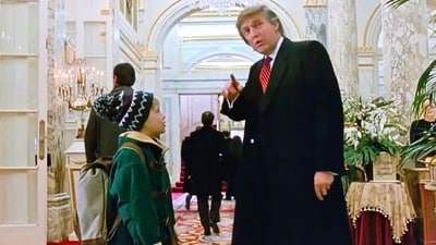 The scene was originally considered for removal, but after a test screening in Chicago, audiences reacted positively. (Screengrab/ Home Alone 2) The scene was originally considered for removal, but after a test screening in Chicago, audiences reacted positively. (Screengrab/ Home Alone 2)