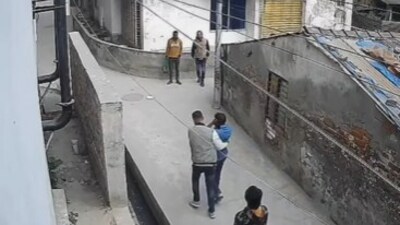মোতালেব শিকদারকে গুলি চালনাকাণ্ডে উঠল নয়া তথ্য। ভাইরাল হয়েছে সিসিটিভি ফুটেজ। মোতালেব শিকদারকে গুলি চালনাকাণ্ডে উঠল নয়া তথ্য। ভাইরাল হয়েছে সিসিটিভি ফুটেজ।