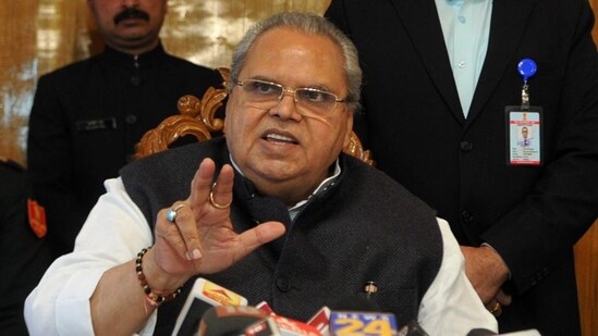 Satyapal Malik, the former Governor of Jammu and Kashmir, passed away at the age of 79 after a prolonged illness. During his tenure, Article 370 was abrogated and the special status of the state of Jammu and Kashmir was revoked.(File Photo/ HT )