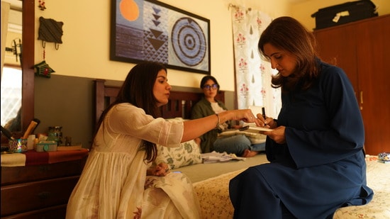 Shreya Dhanwanthary (L), Kritika Kamra and Juhi Babbar in The Great Shamsuddin Family. (Film still)