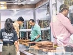 Navi Mumbai, India - Dec. 22, 2025:Jewellery store looted at gun point at Seawoods in Navi Mumbai in Navi Mumbai, India, on Monday, December 22, 2025. (Photo by Bachchan Kumar/ HT PHOTO) (HT PHOTO)