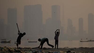 HT has scrutinised data accessed from the Central Pollution Control Board (CPCB) between November 15 and December 23, and has found that of the 28 air quality monitoring stations in Mumbai, only 17 to 19 were functional on most days between December 15 and December 23. (Photo by Satish Bate/ Hindustan Times) (Hindustan Times) HT has scrutinised data accessed from the Central Pollution Control Board (CPCB) between November 15 and December 23, and has found that of the 28 air quality monitoring stations in Mumbai, only 17 to 19 were functional on most days between December 15 and December 23. (Photo by Satish Bate/ Hindustan Times) (Hindustan Times)