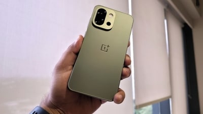 OnePlus 13s is the current compact flagship by OnePlus. (Ijaj Khan/HT) OnePlus 13s is the current compact flagship by OnePlus. (Ijaj Khan/HT)