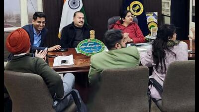 The all-party meeting in progress at the mayor's camp office in Ludhiana on Tuesday. (HT Photo) The all-party meeting in progress at the mayor's camp office in Ludhiana on Tuesday. (HT Photo)