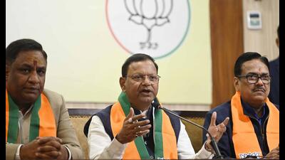 UP BJP president Pankaj Chaudhary (middle) addresses media persons at the party office in Lucknow on Tuesday. (Deepak Gupta/HT) UP BJP president Pankaj Chaudhary (middle) addresses media persons at the party office in Lucknow on Tuesday. (Deepak Gupta/HT)