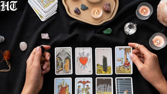 Tarot Horoscope Today: Zodiac Sign Predictions for December 24, 2025 (Freepik)